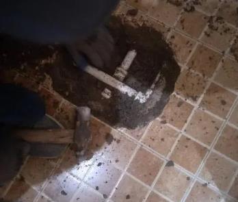 长海卫生间漏水维修公司为您分享下卫生间渗水如何处理及注意事项