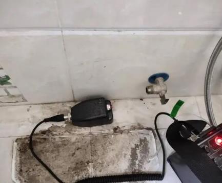 长海屋顶漏水维修公司分享下卫生间漏水的危害及解决方法
